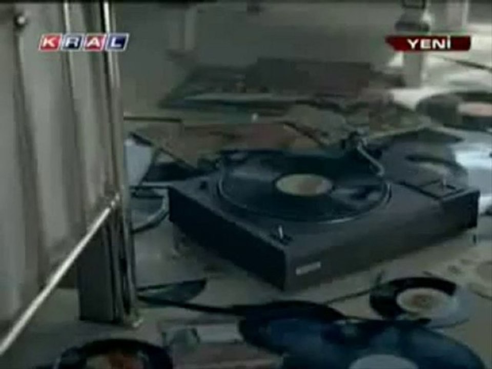 Funda Arar - Bu Sabah Güneş Doğmuyor