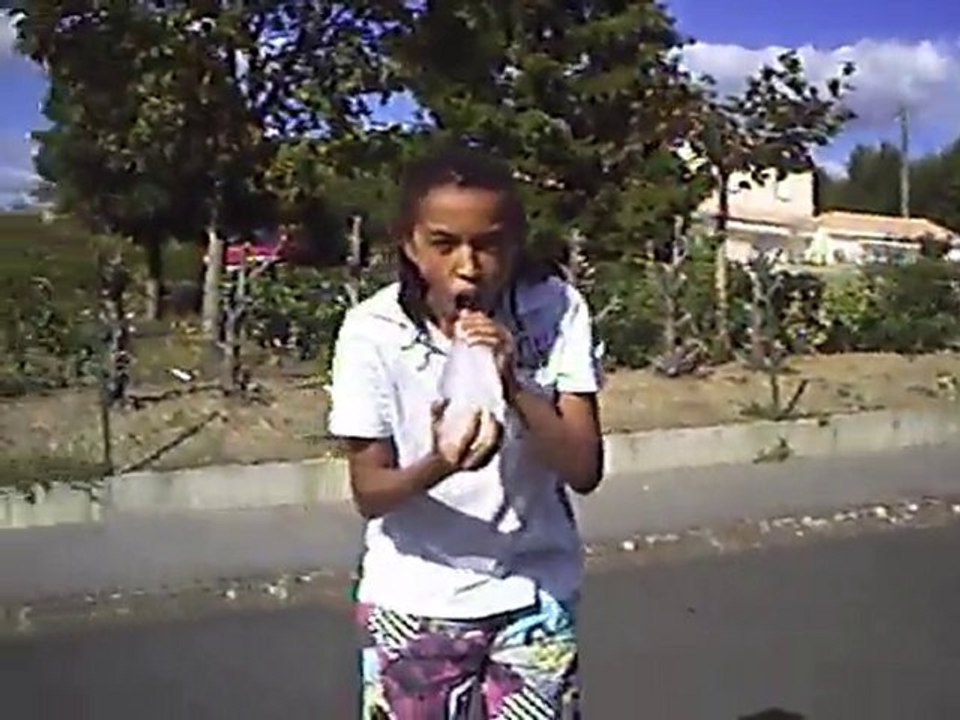 bombe a eau tro tro drole vidéo (qui ne sert a rien)^^