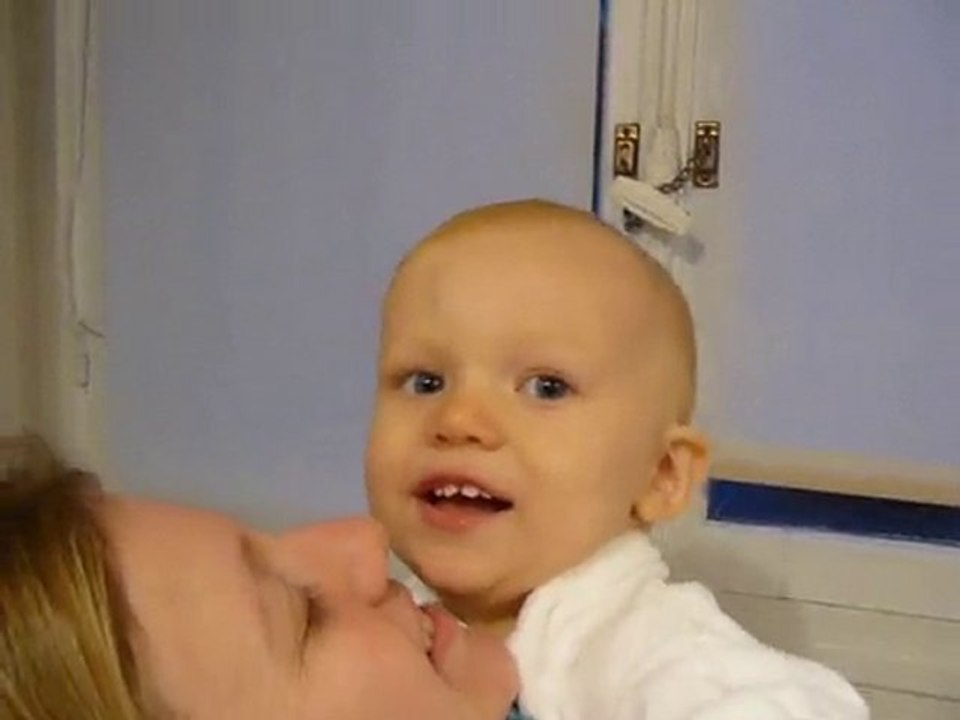 Maxence sort du bain, 23/09/2010