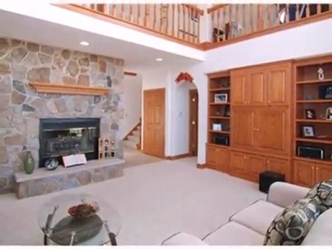 Homes for Sale - 1907 Edgewater Dr - Grafton, WI 53024 - Col