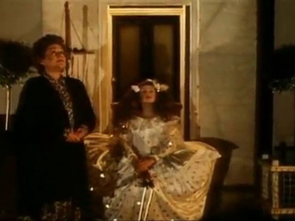 Peter Greenaway - Drowning By Numbers (opening)