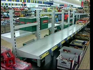 Στα μπλόκα οι μεταφορείς - Ελλείψεις στην αγορά