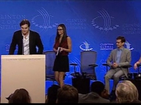 Demi Moore & Ashton Kutcher put on a united front