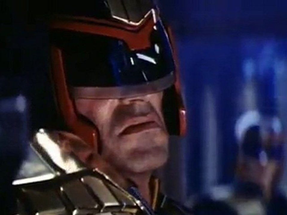 Judge Dredd (1995) Trailer
