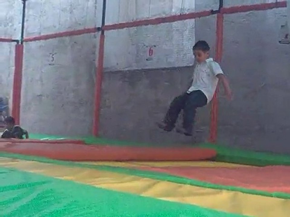 EMİRCAN ÇAĞLAR , ZIPLAMA VİDEOSU 2