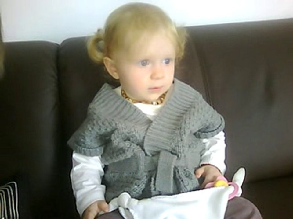 Emma 25sept2010 - nez - pieds - bravo