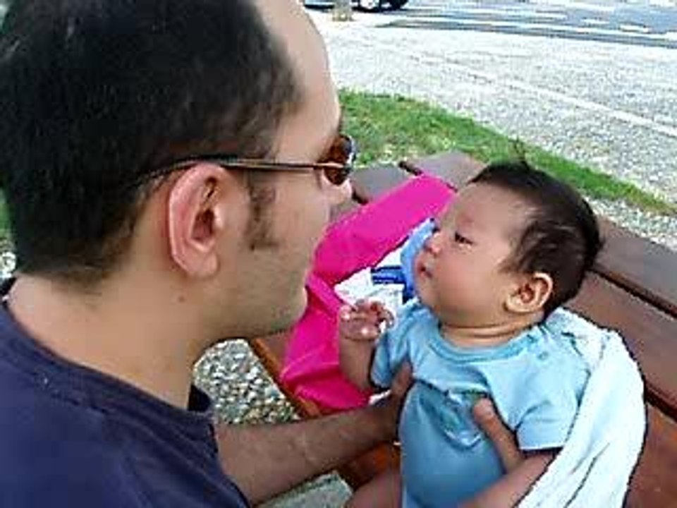 Léo essaie de communiquer