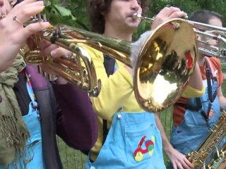 "Flashmob du souffle" en bulles de savon contre la mucoviscidose