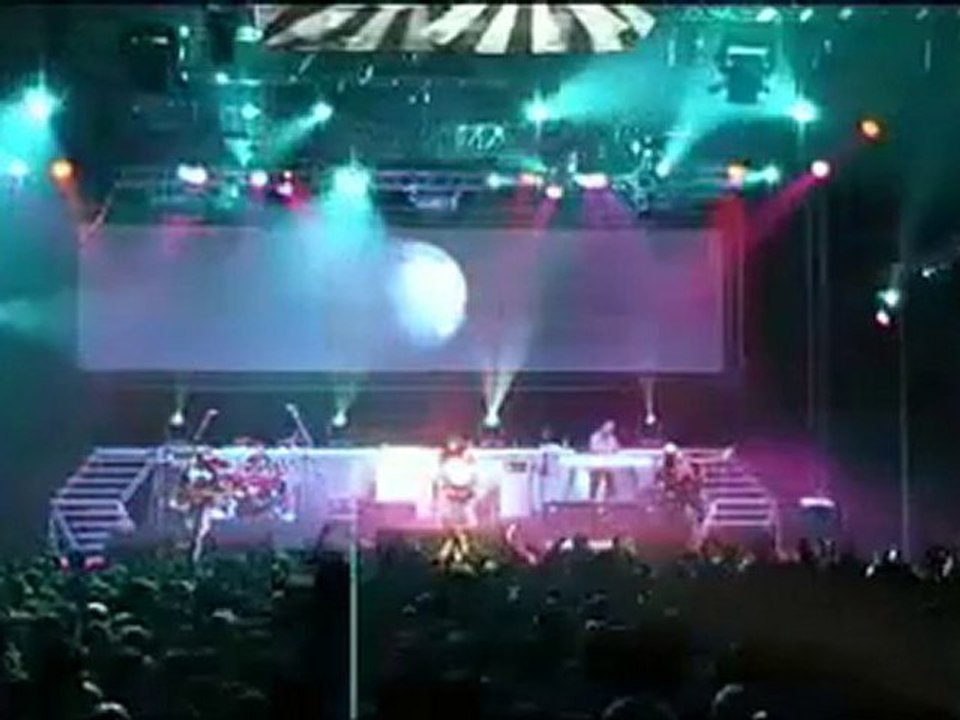 TEAM - Držím Ti Miesto (Live In Prague)