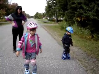 Elisabeth et Jacob en patin à roues