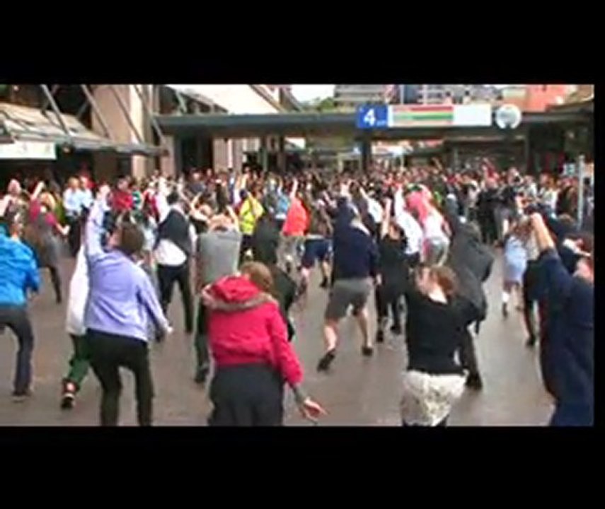 Dell Streak Flash Mob Sydney Australia - Circular Quay