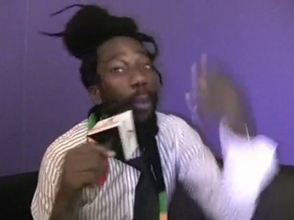 Sizzla- Dem A Fight Buju Banton Long Time