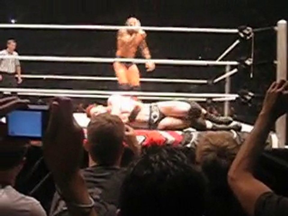 Double RKO de Randy Orton sur EDGE et SHEAMUS