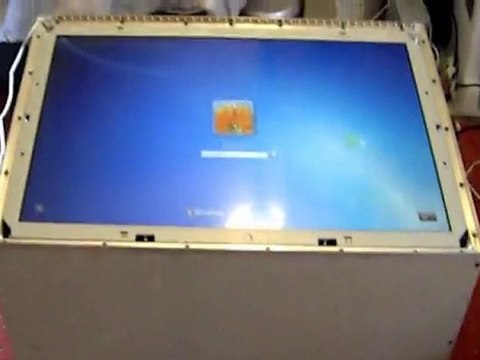 Vidéo d'assemblage de la table finale