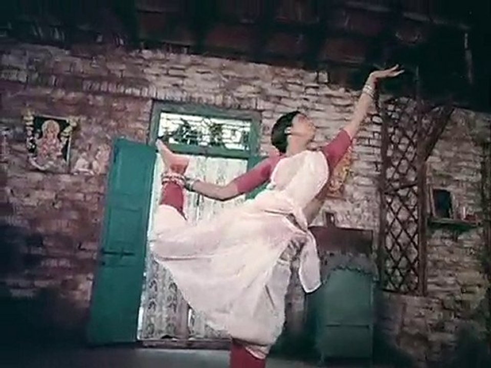 Swarna Kamalam - Koluvai Unnade
