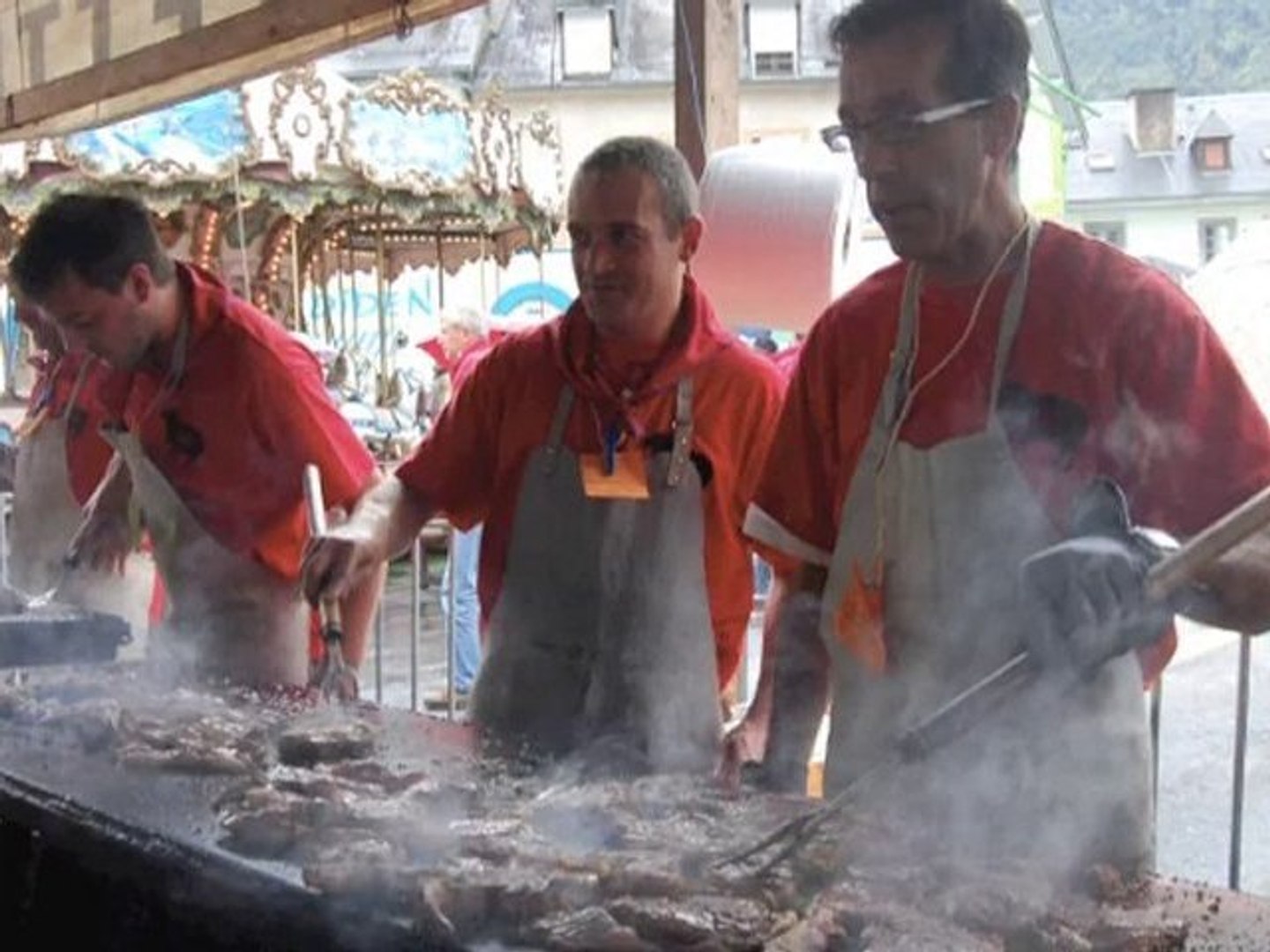 Fête De La Cotelette Luz St Sauveur 2022 Foire aux côtelettes, avis aux amateurs - Vidéo Dailymotion