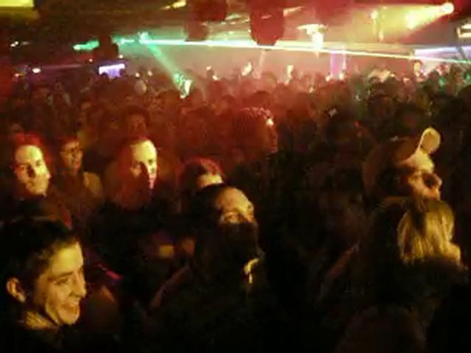 09 RONI SIZE & MC DYNAMITE