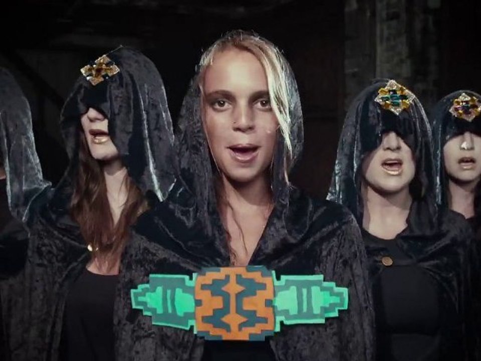 CRYSTAL FIGHTERS - Follow (Official)