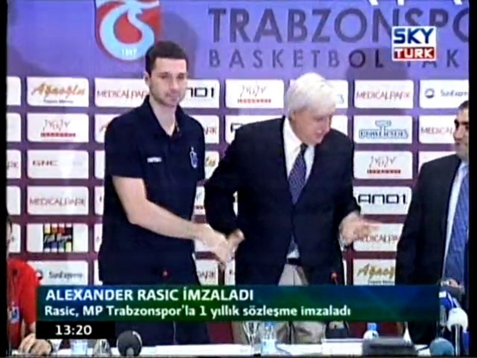 Alexander Rasic İmzaladı