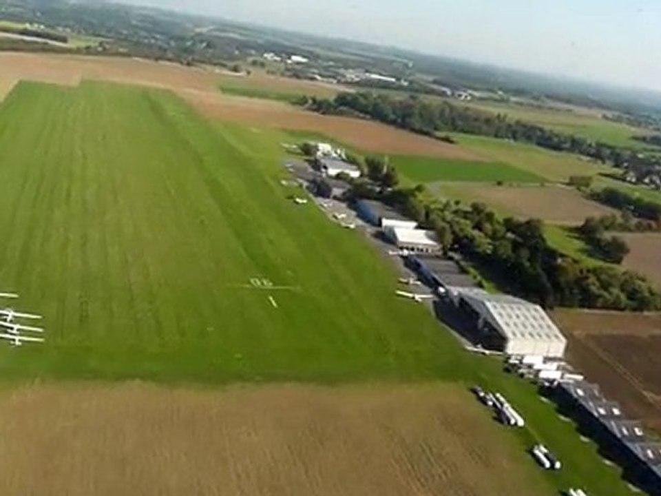 Atterrissage à l'aérodrome de Temploux Namur 09/10/10 Hélico