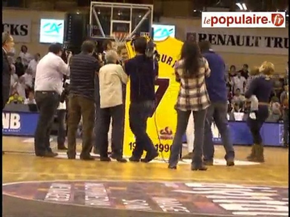 LiImoges CSP. Hommage au N°7 de Richard Dacoury
