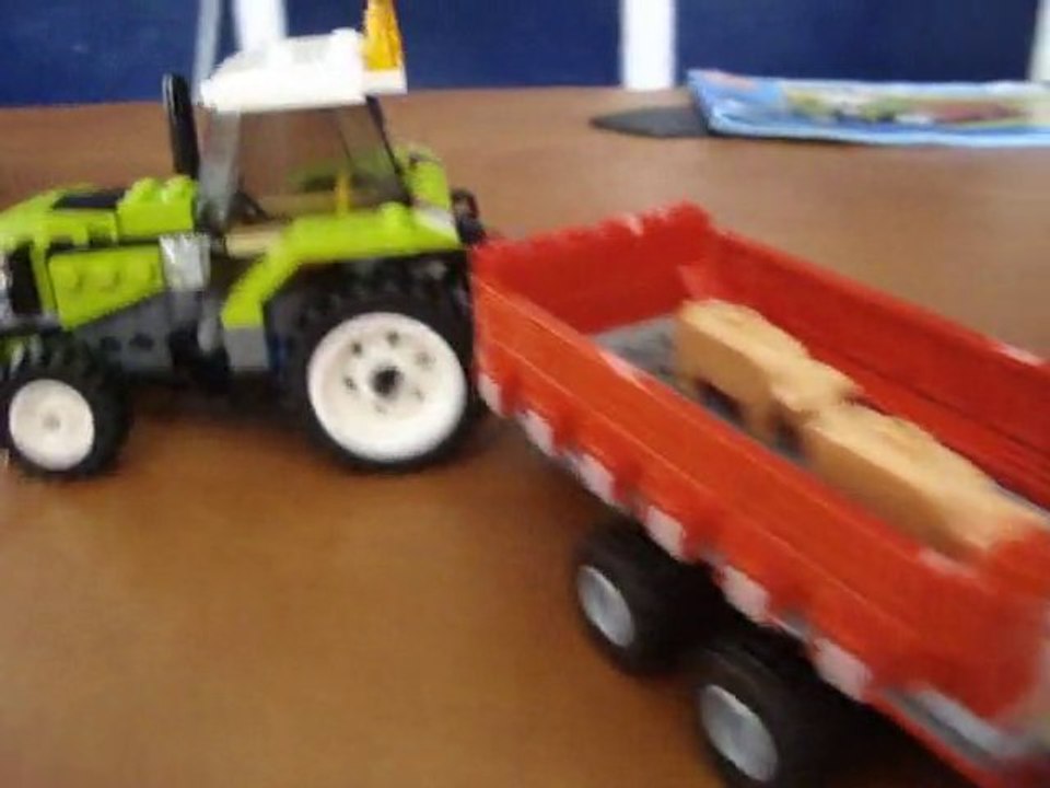 7684 La porcherie et le tracteur LEGO