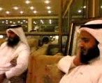 الشيخ أحمد العجمي يتلو القرآن والشيخ العفاسي يستمع