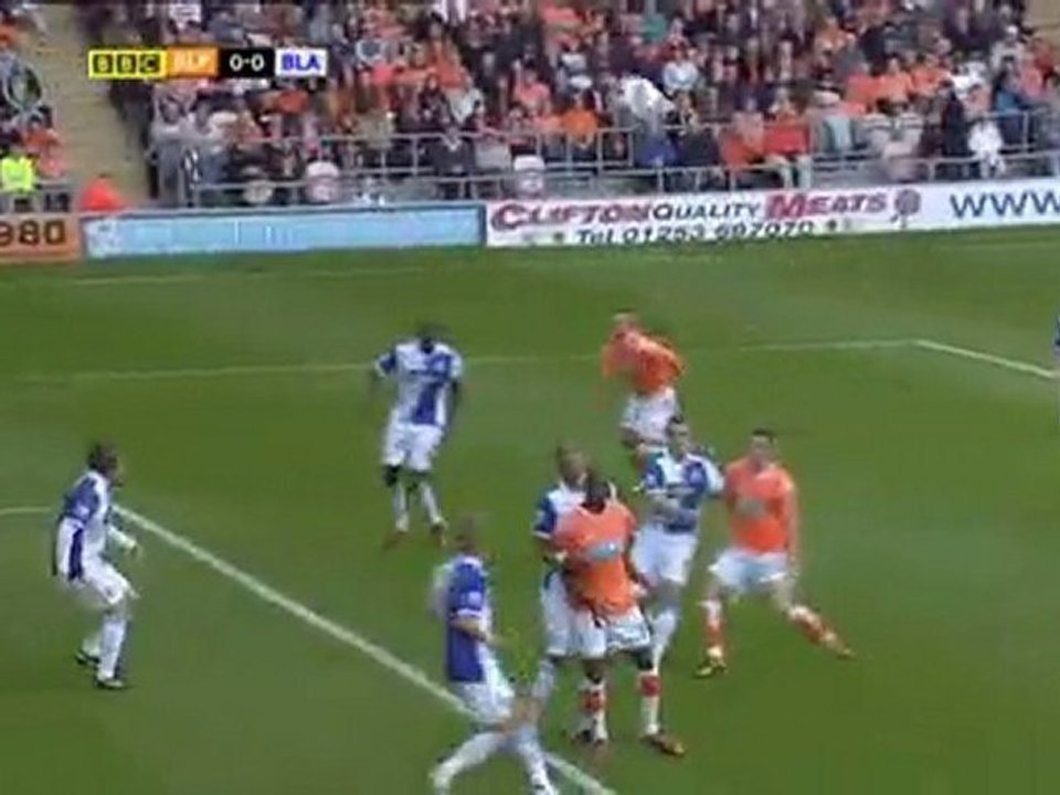 Obrona rzutu rożnego - 2 obrońców przy słupkach