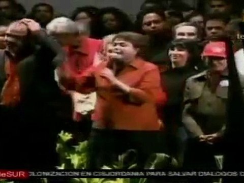 Sondeos otorgan victoria en primera vuelta a Dilma Russeff e