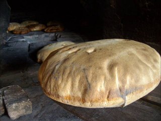 Aşağıçaybelen (Maçaklı) Köyünde Ekmek Yapımı