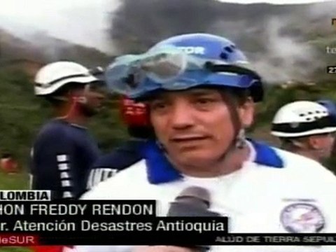 Deslave sobre carretera en Colombia deja 30 muertos