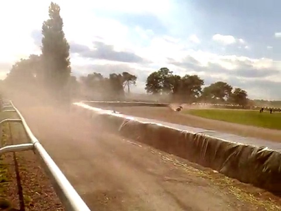 Grass Track à Questembert le 26 septembre 2010 : Video 04