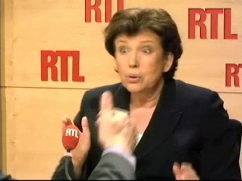 Roselyne Bachelot, ministre de la Santé : La désimplantati