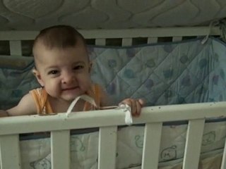 Lucien mange son lit