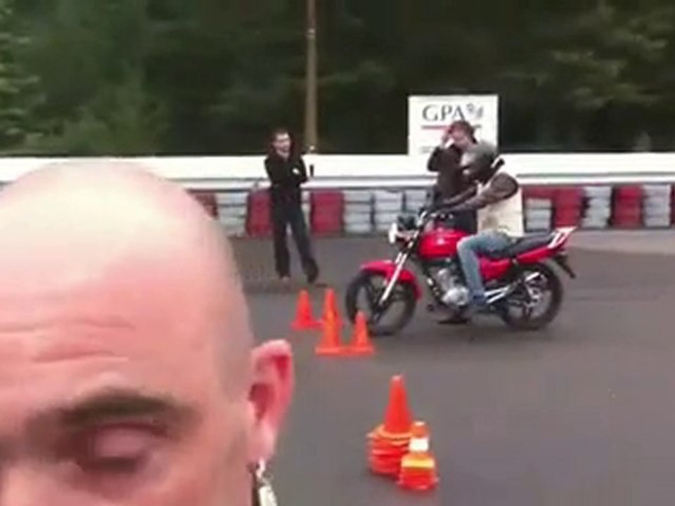 Crash moto : Stress en passant le plateau