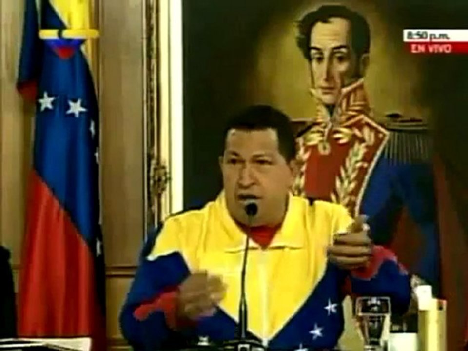 Chávez arremete contra una periodista