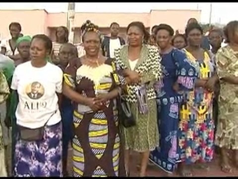 Ali Bongo Ondimba auprès des Gabonais