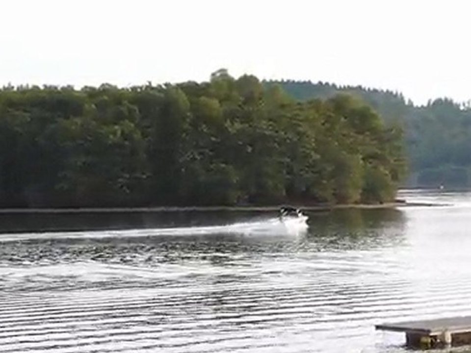 Ski nautique Lac de St PardouxP1020902