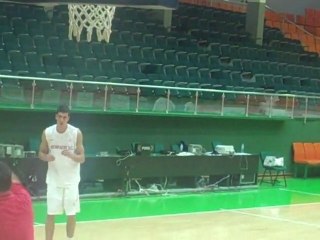 O Κέσελ σουτάρει από την περιφέρεια (7/10) - RedPlanet.gr