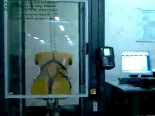 Thử kéo đứt bộ bảo hộ leo núi trên máy Instro