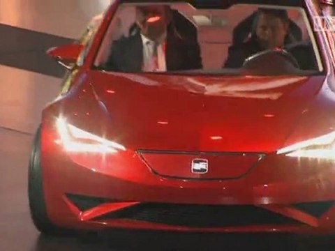 UP24.TV Paris Motor Show 2010: VW Feuerwerk-Innovationen(DE)