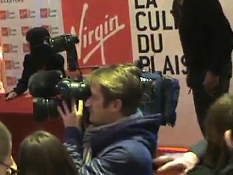 Alizée dédicaces VIRGIN MEGASTORE 29/03/2010
