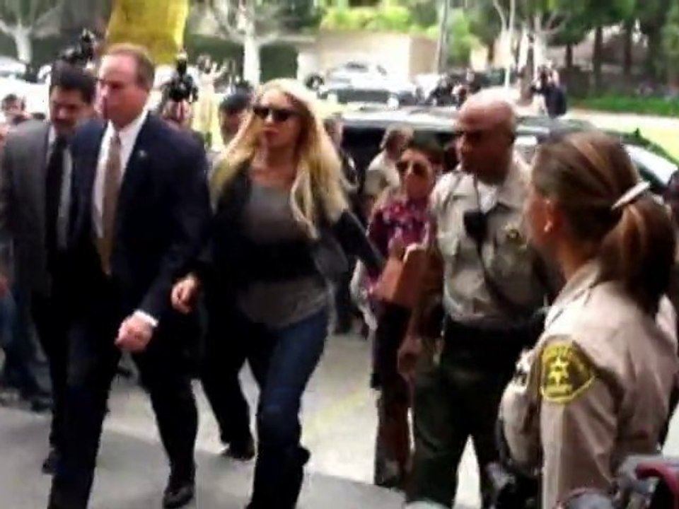 SNTV - Conservatorship for Lohan?