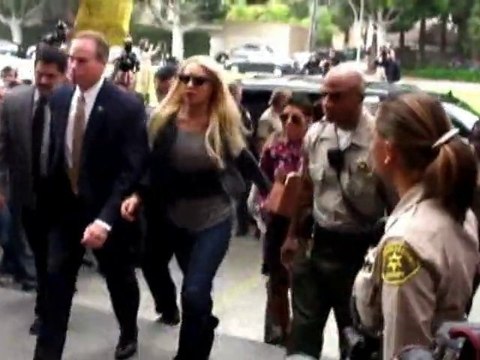 SNTV - Conservatorship for Lohan?