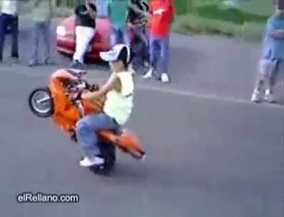 Enfant en poket-bike.