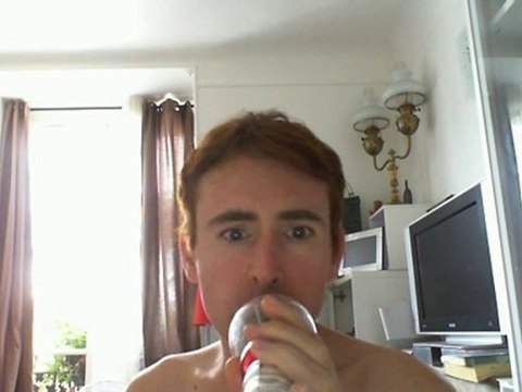 Wiwi égratigne amour secret