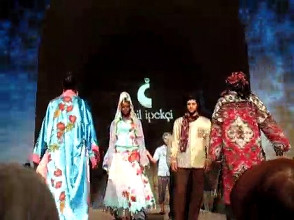 Cemil İPEKÇİ Mardin Defilesi / FİNAL SAHNESİ ( Eyüp AKKAYA)