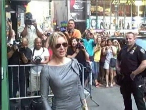 SNTV - Exklusiv: Bradley schwärmt von Renee