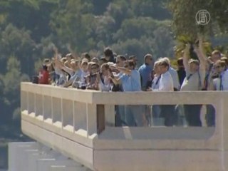 Яхта на солнечных батареях вышла в кругосветку