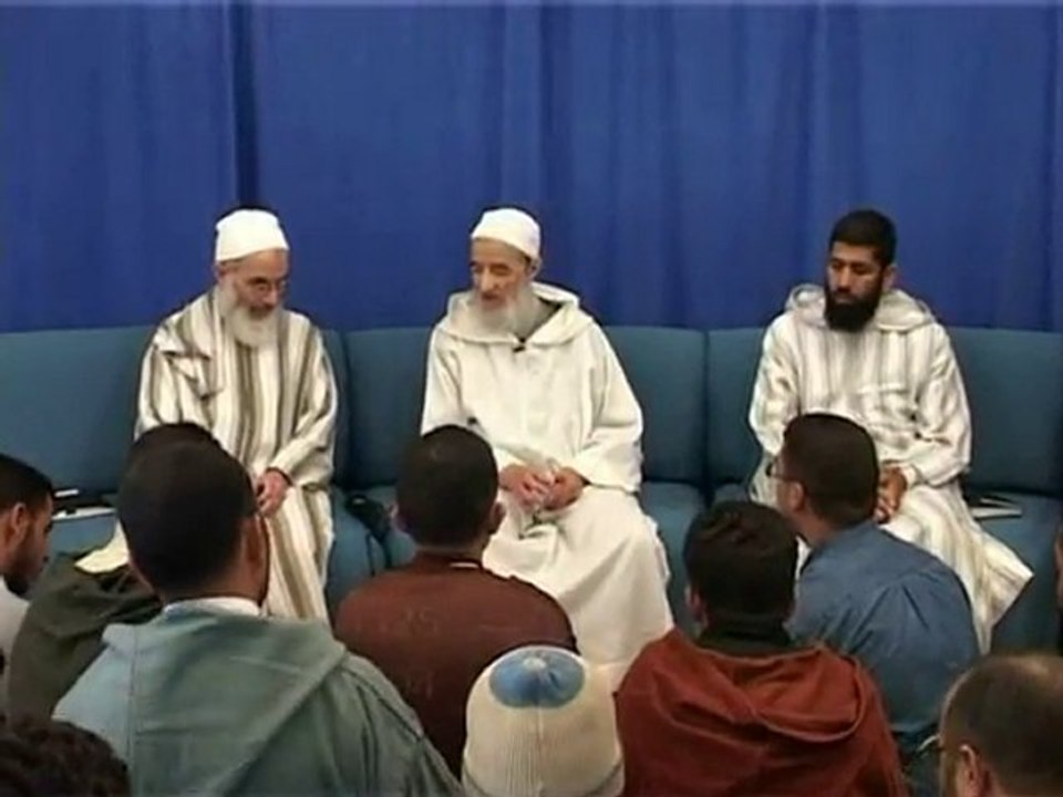 الإحسان إلى الوالدين وذوي الرحم والصديق